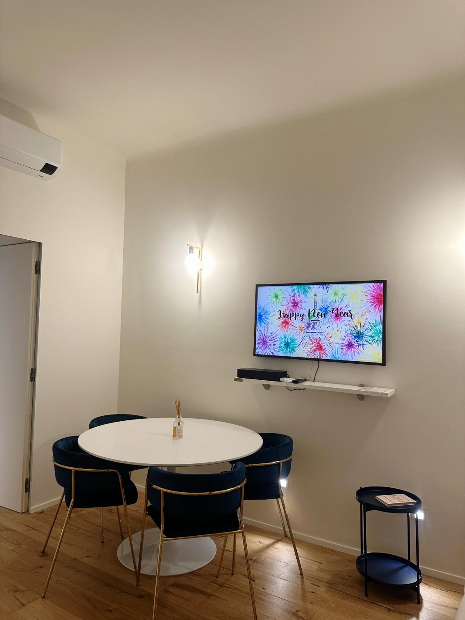 Private Apartment With Wi-Fi Milano City Near Duomo Atena Buitenkant foto